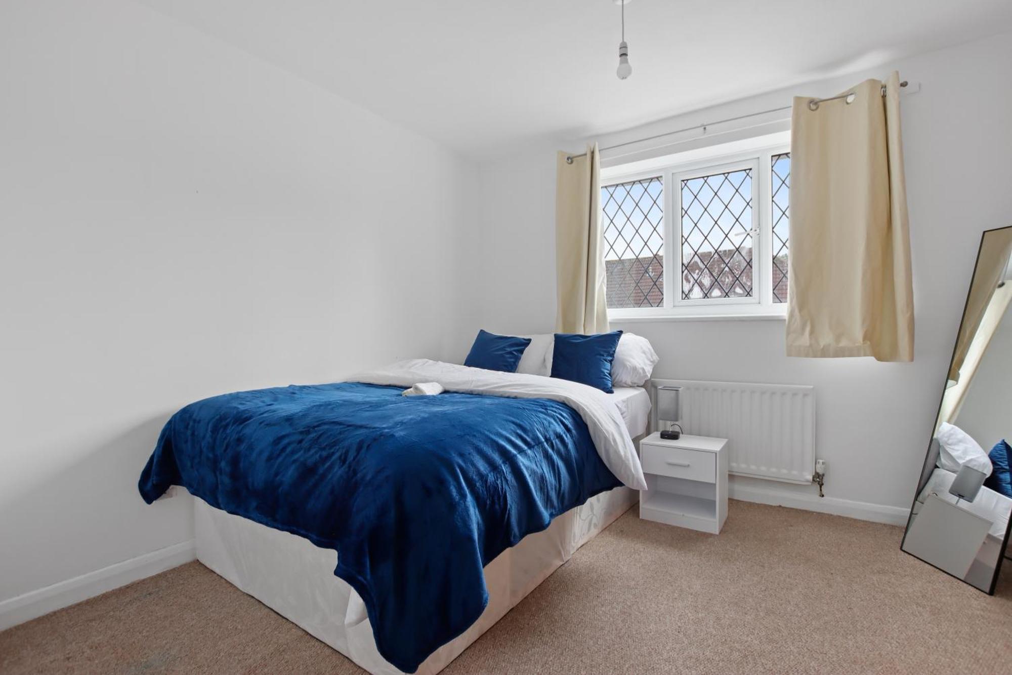 Luxurious 2-Bedroom Haven In Vibrant Robinhood: Ideal For Business Or Leisure Stay Nottingham Exterior foto