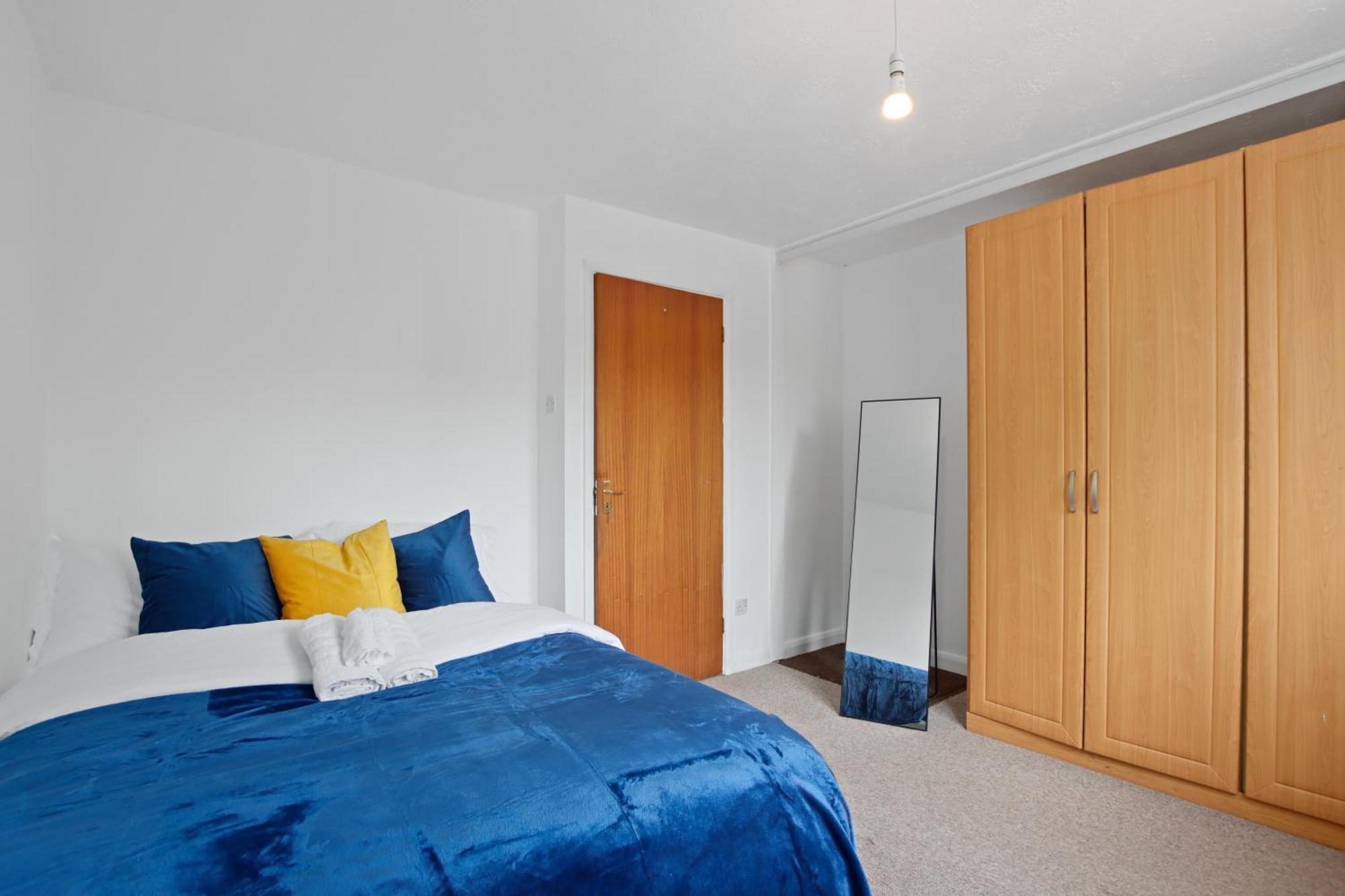 Luxurious 2-Bedroom Haven In Vibrant Robinhood: Ideal For Business Or Leisure Stay Nottingham Exterior foto