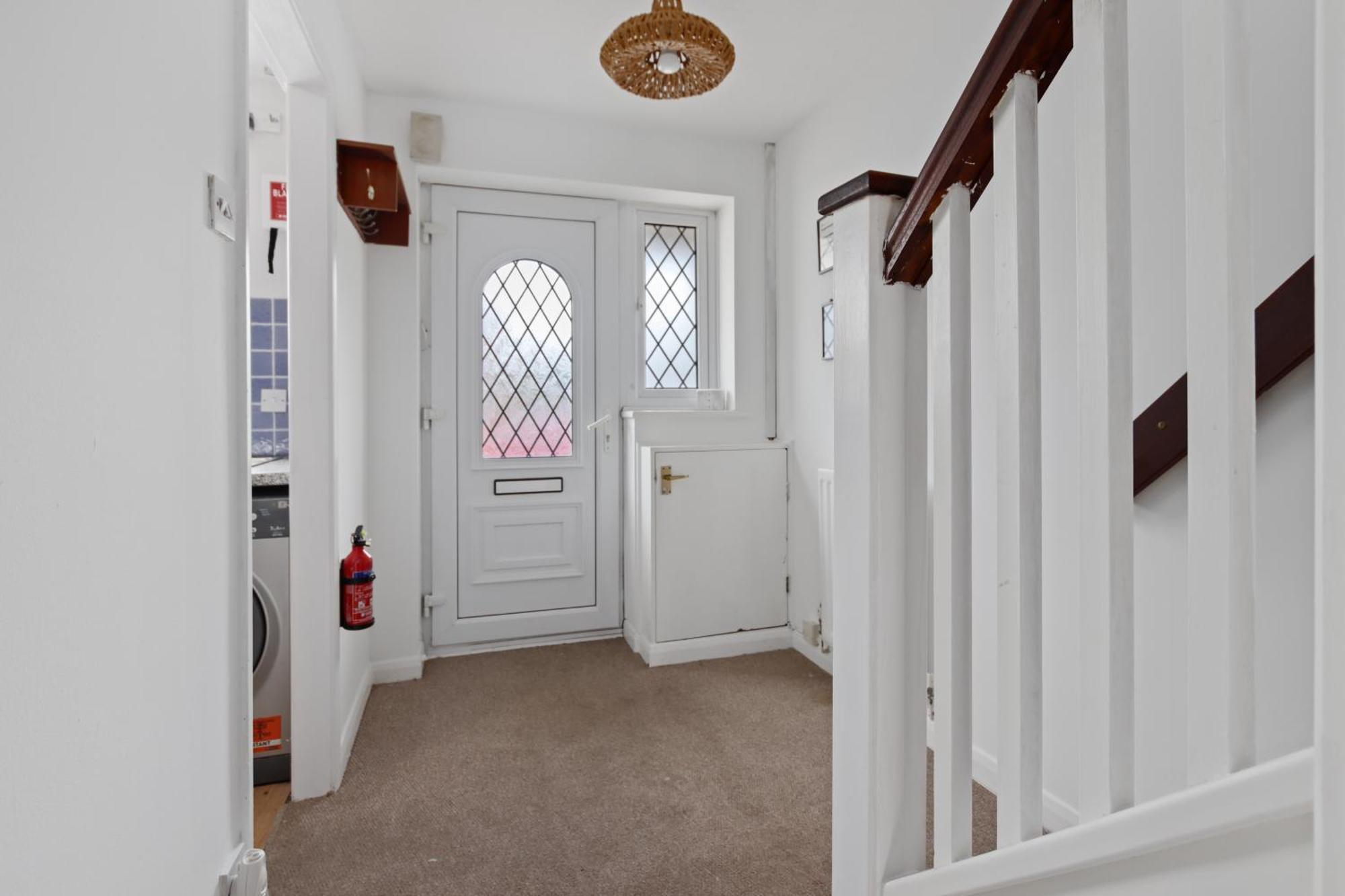 Luxurious 2-Bedroom Haven In Vibrant Robinhood: Ideal For Business Or Leisure Stay Nottingham Exterior foto