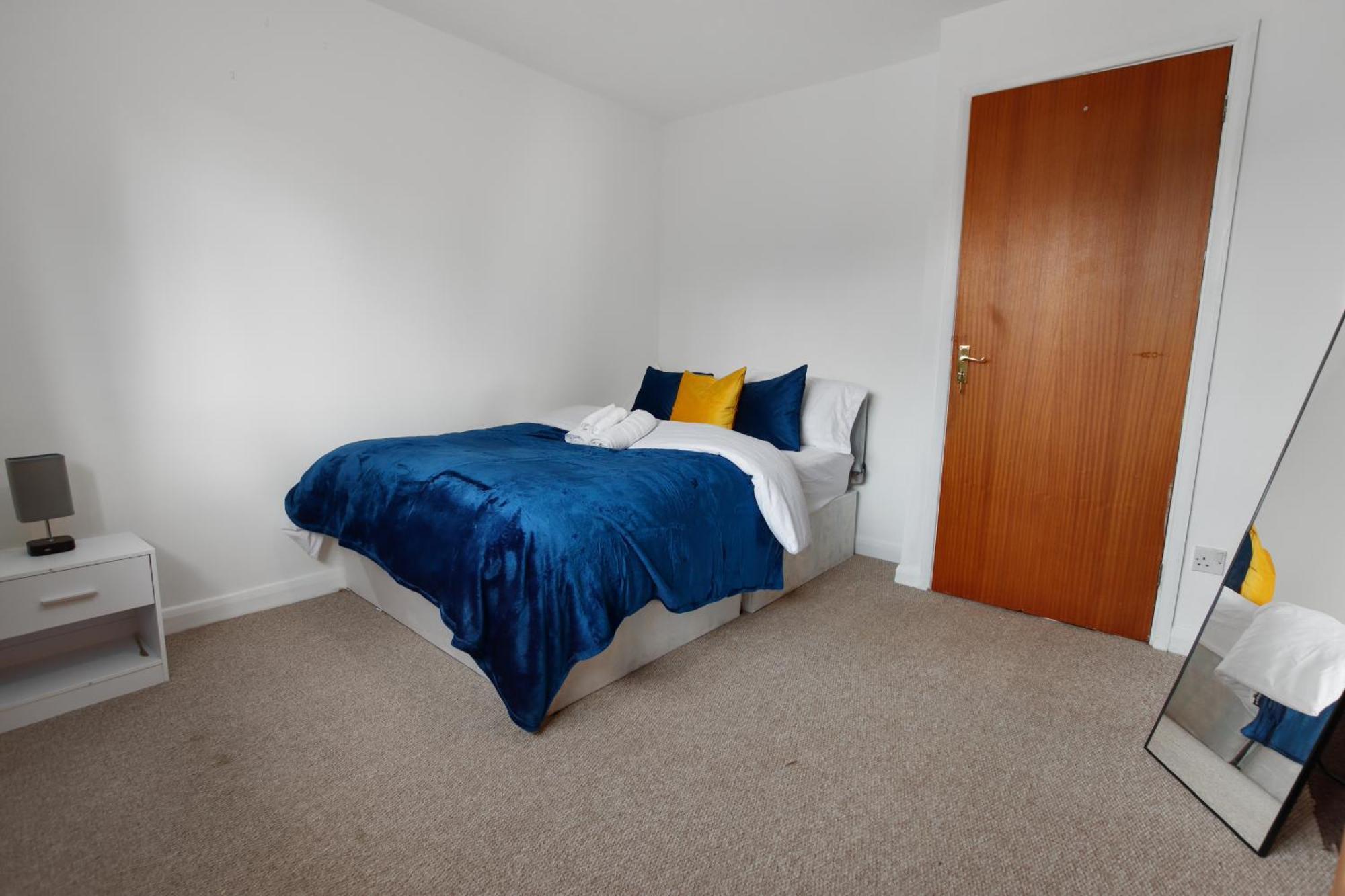 Luxurious 2-Bedroom Haven In Vibrant Robinhood: Ideal For Business Or Leisure Stay Nottingham Exterior foto